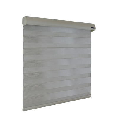 Double Pane Sheer Zebra Vision Blinds วัสดุโพลีเอสเตอร์เมทัลลิคสำหรับสำนักงาน