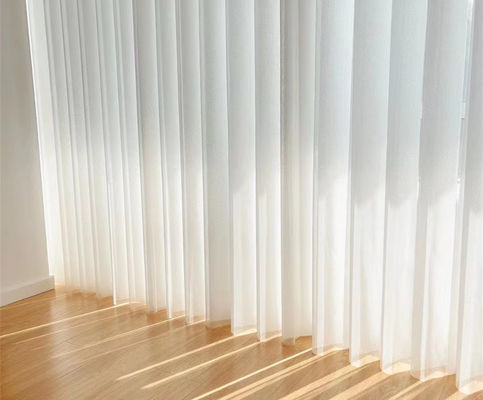 มู่ลี่แนวตั้ง PVC สีขาวสไตล์โมเดิร์นสำหรับหน้าต่างระบายอากาศ
